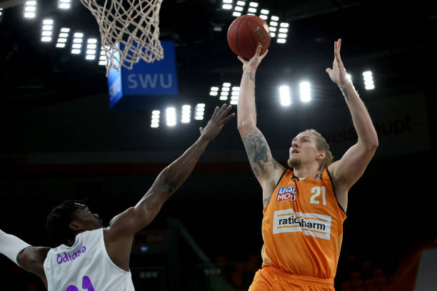 能被迫出击 能被迫出击