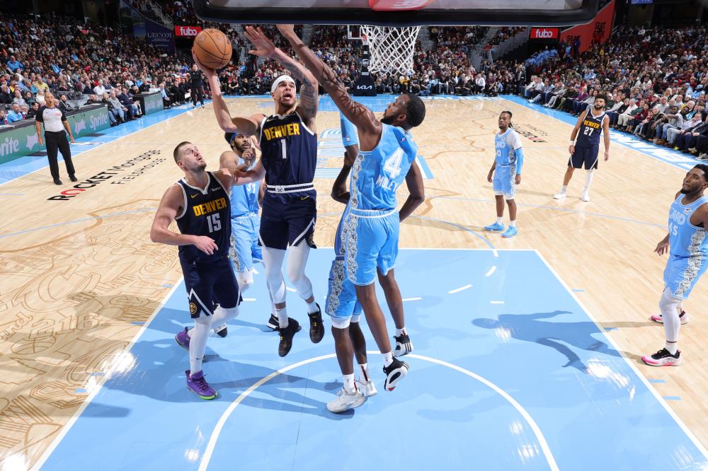 全队走出困 全队走出困